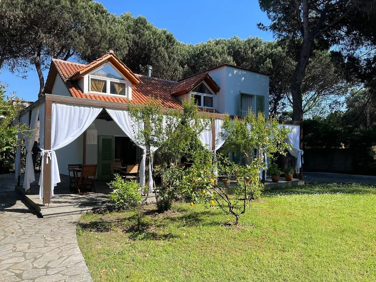 Villa Pinea Mare Golem  Albánie
